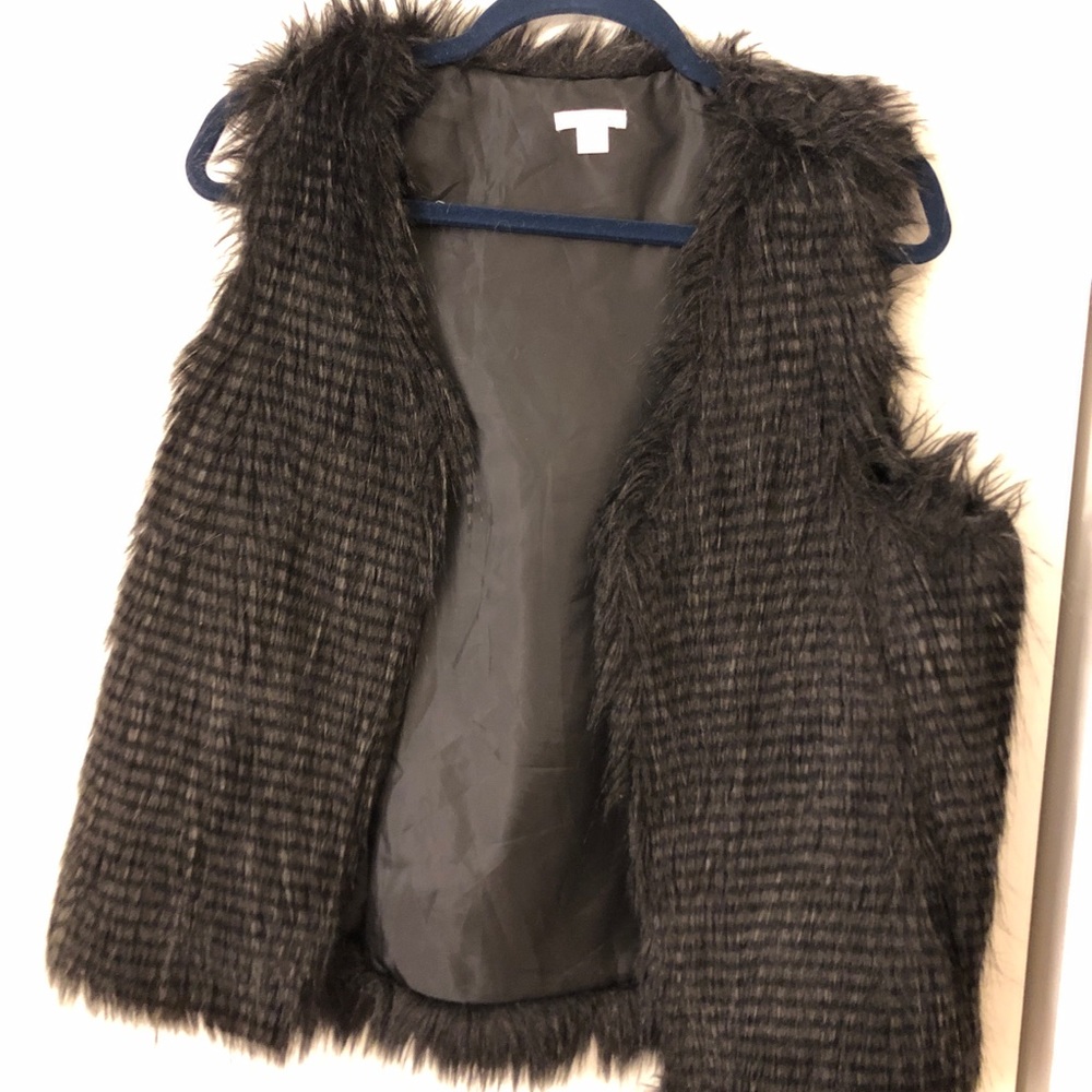 Black faux fur vest